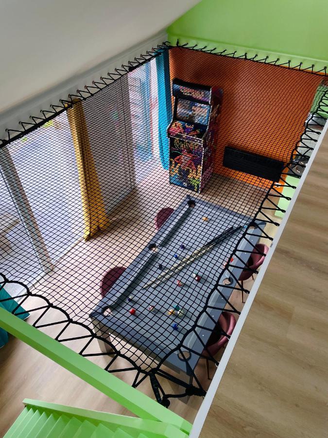 Capsule Forever Young - Jacuzzi - Sauna - Billard - Arcade De Jeux - Netflix & Home Cinema - Ping Pong Hastiere-par-dela Buitenkant foto