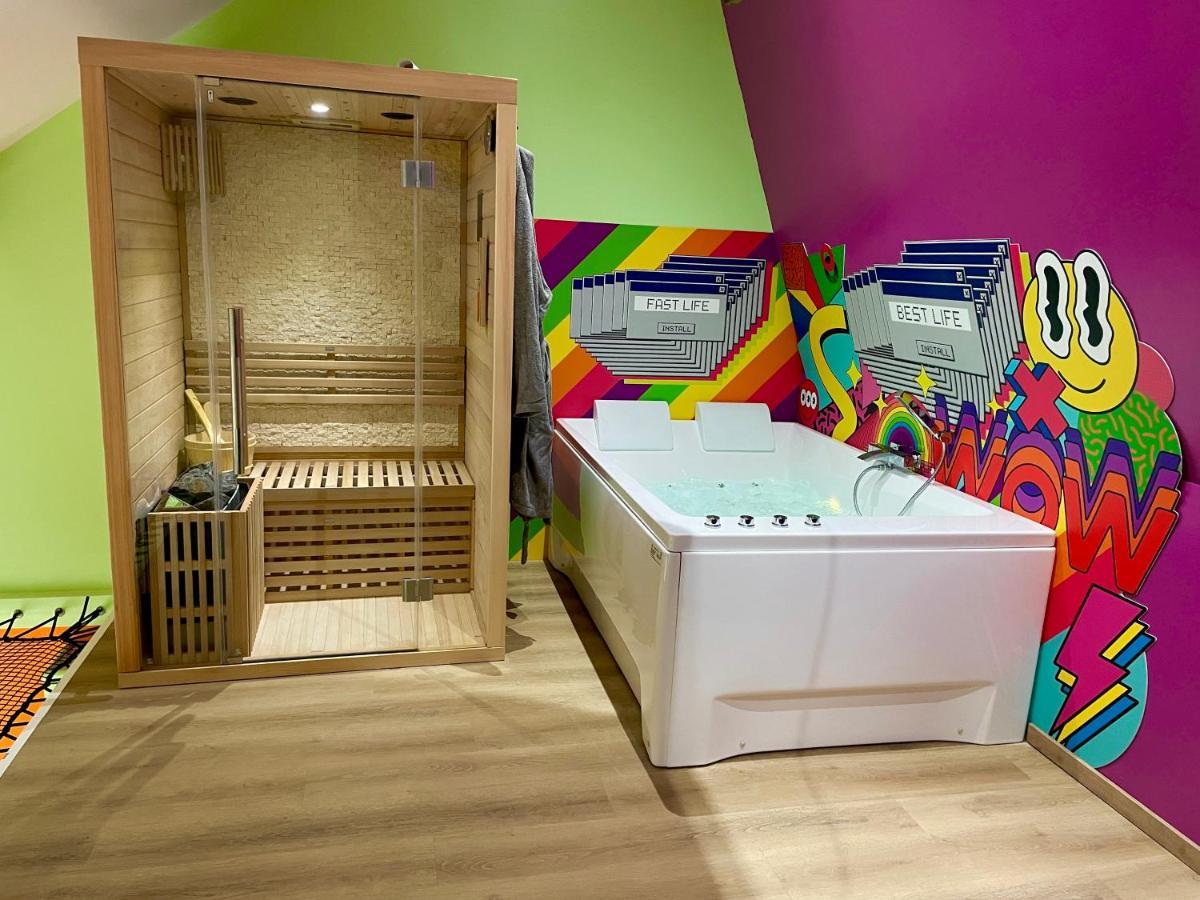 Capsule Forever Young - Jacuzzi - Sauna - Billard - Arcade De Jeux - Netflix & Home Cinema - Ping Pong Hastiere-par-dela Buitenkant foto